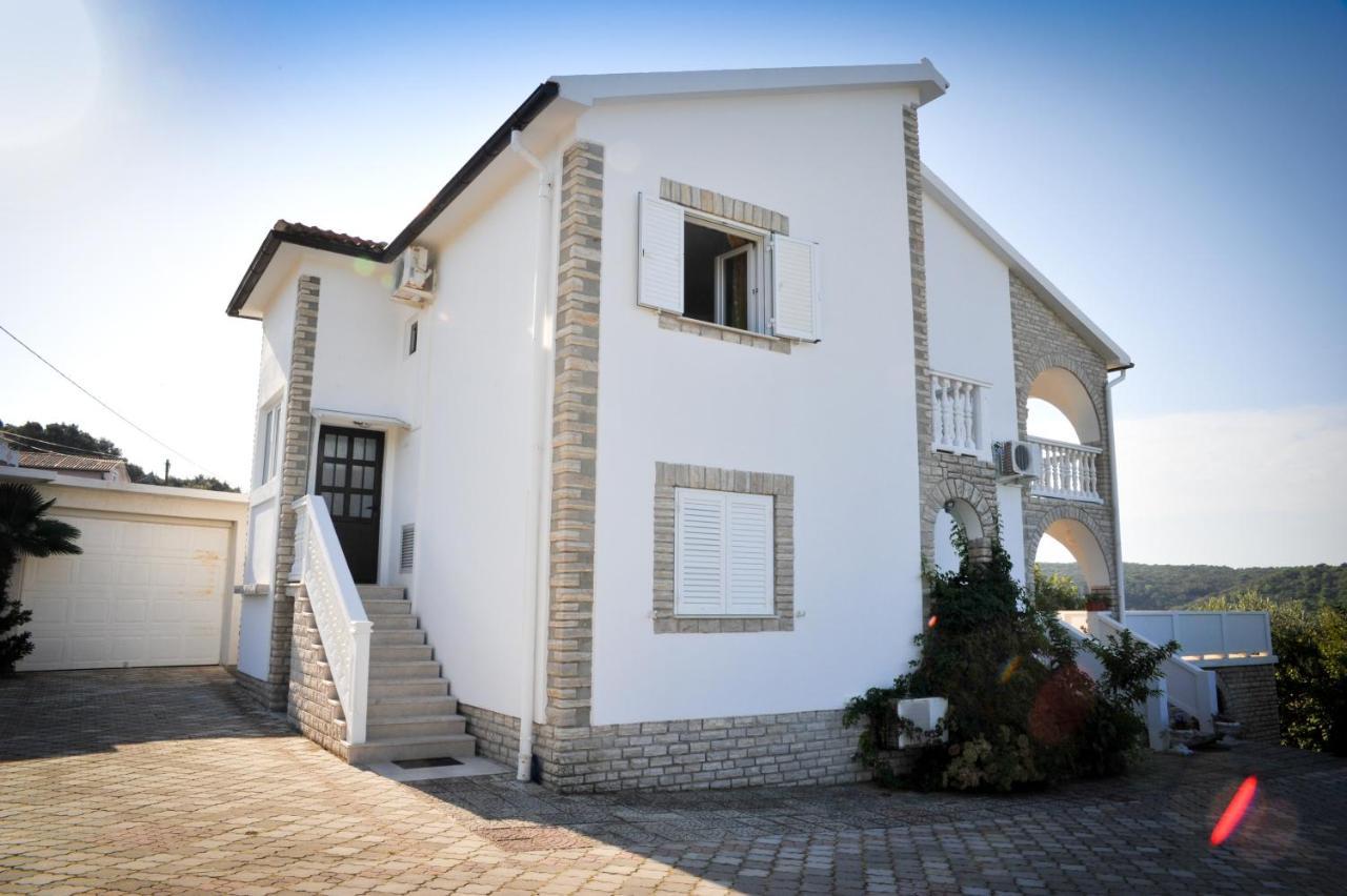 Apartments With A Parking Space Kampor, Rab - 14998 Exterior foto