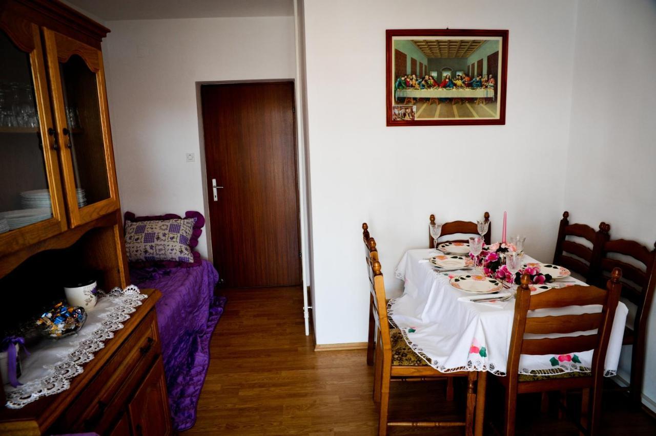 Apartments With A Parking Space Kampor, Rab - 14998 Exterior foto